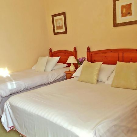דן לירי Tara Hall Accommodation מראה חיצוני תמונה